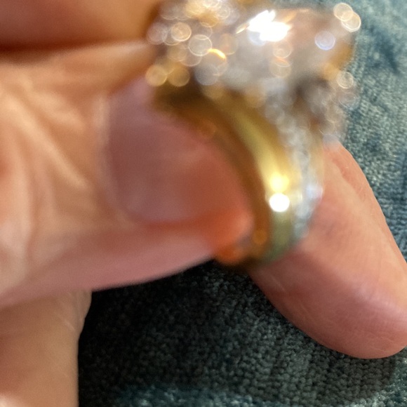 Elegant Gold precious man made stone Women's Ring - Picture 2 of 6